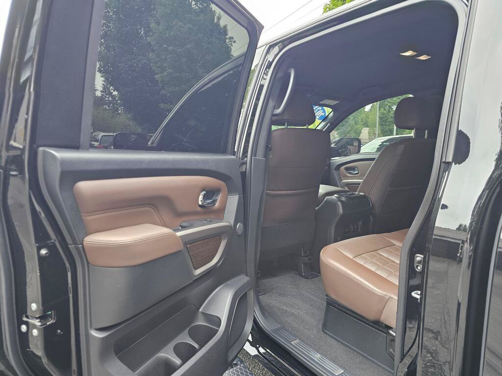 Used 2021 Nissan Titan Platinum Reserve AWD/4WD image 18