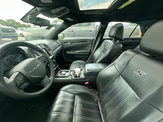 Used 2023 Chrysler 300 S RWD image 5