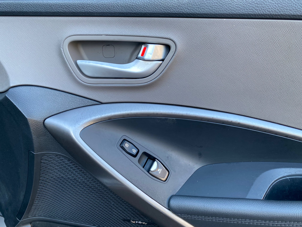 Used 2017 Hyundai Santa Fe SE Ultimate 3.3L Auto w/ SE Ultimate Tech Package 03 image 52