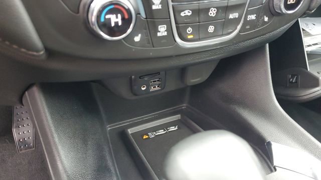 Used 2023 Chevrolet Traverse High Country w/ LPO, Floor Liner Package AWD/4WD image 21