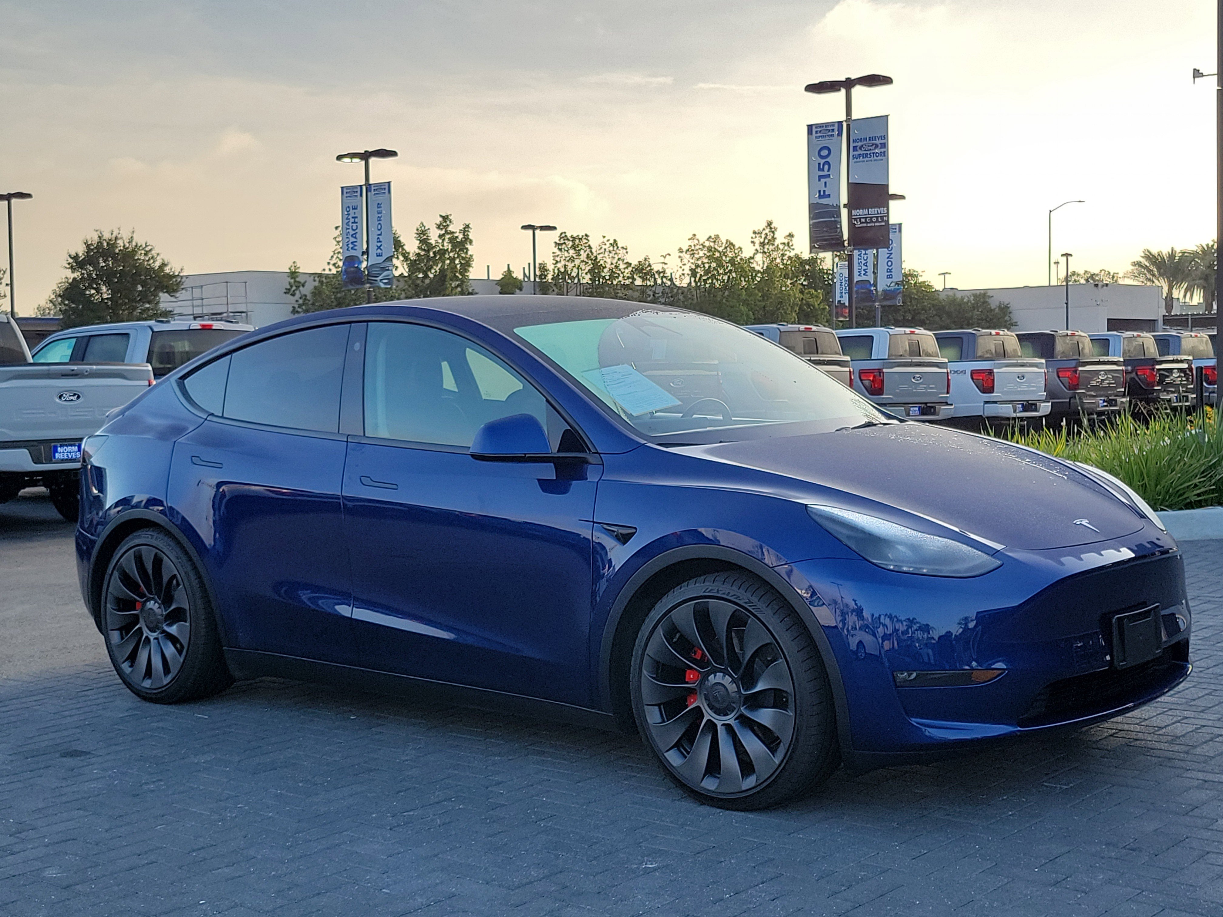Used 2023 Tesla Model Y Performance AWD/4WD image 26