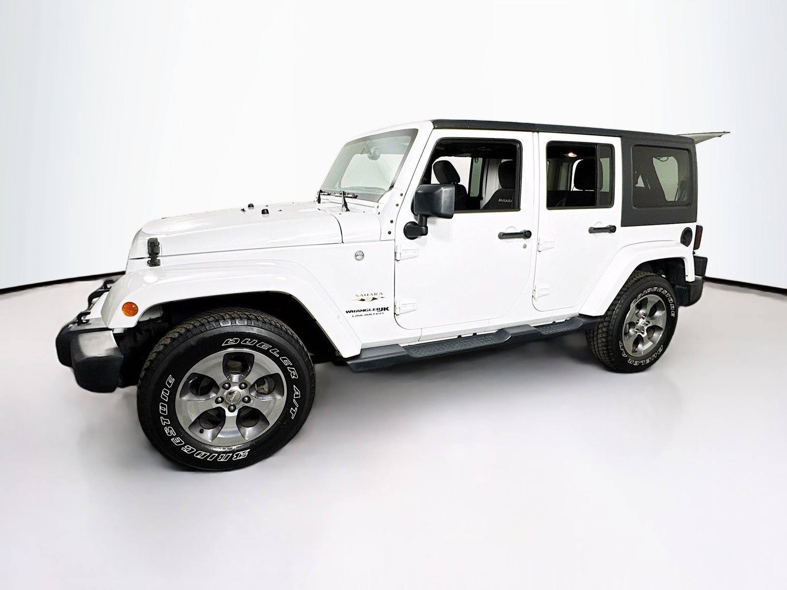 Used 2018 Jeep Wrangler Unlimited Sahara w/ Connectivity Group image 4