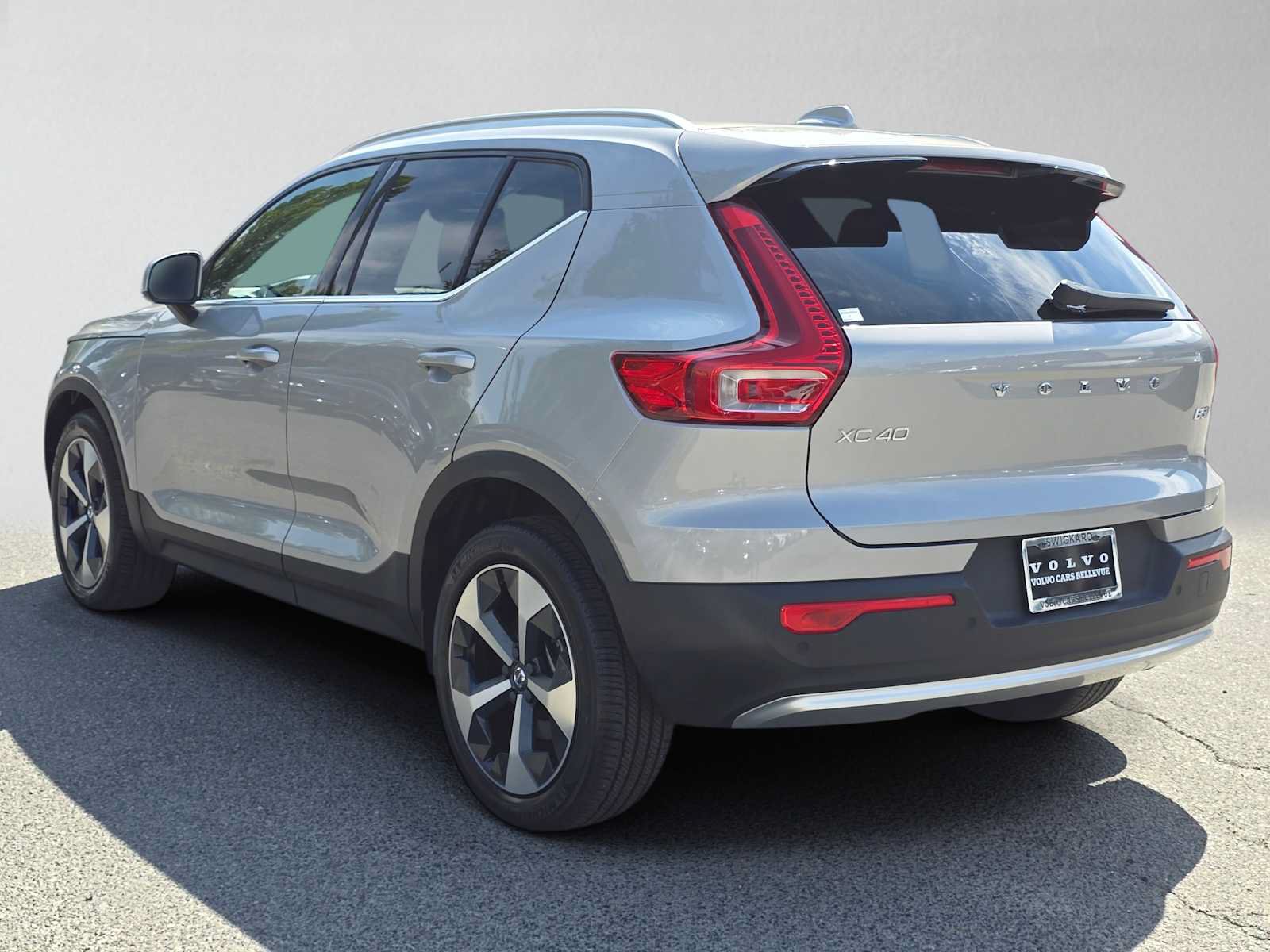 Certified 2024 Volvo XC40 B5 Core w/ Climate Package AWD/4WD image 7