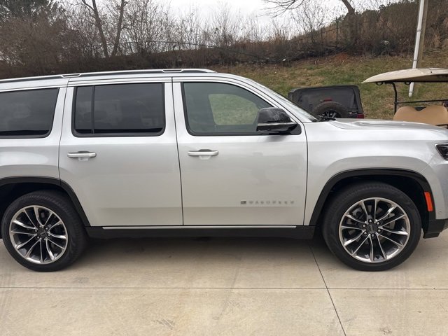 Used 2024 Jeep Wagoneer Series III w/ Premium Group I image 3