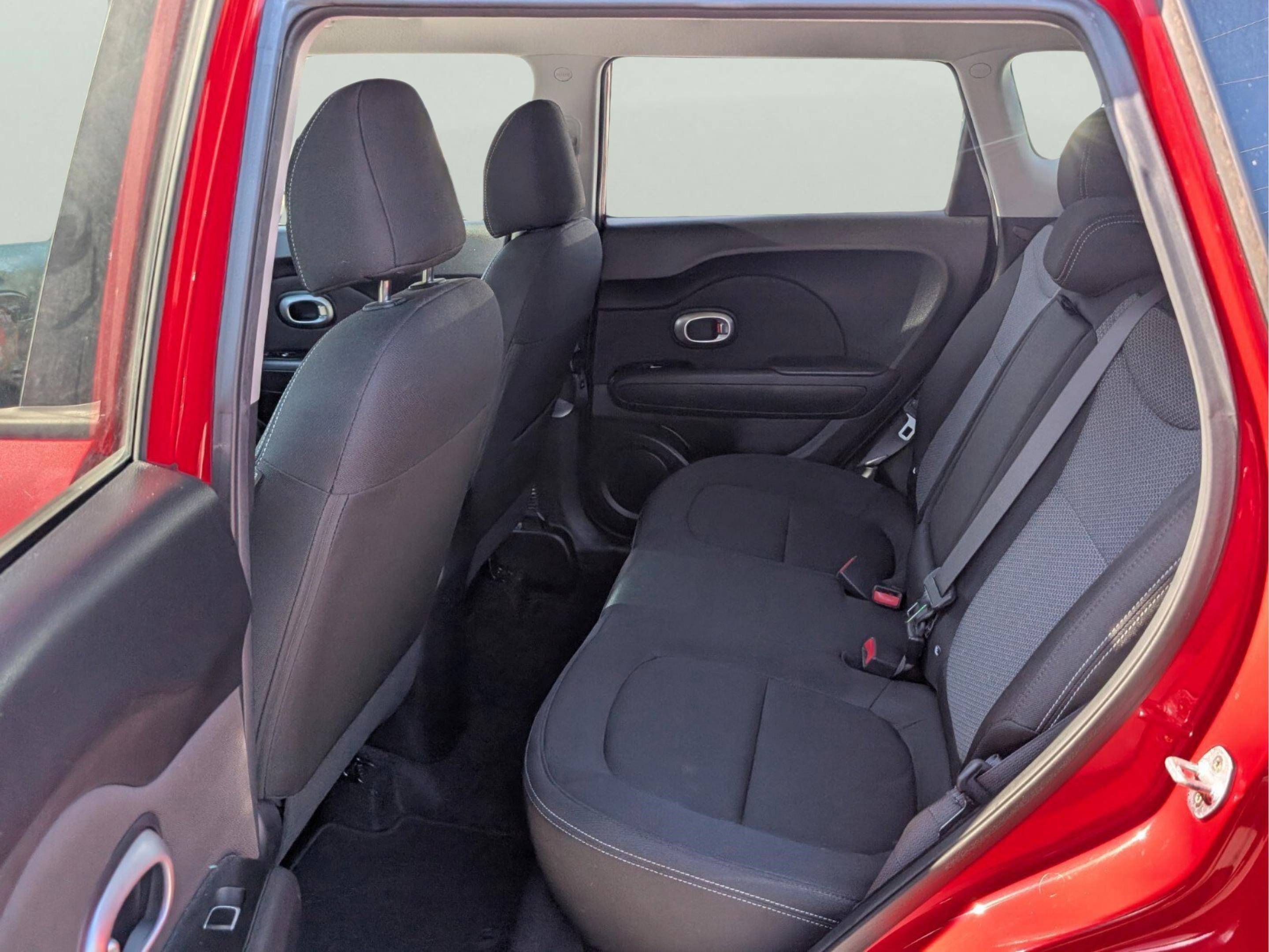 Used 2019 Kia Soul + image 31