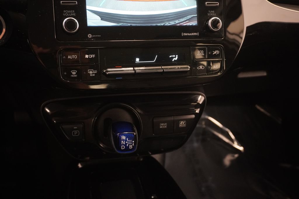 Used 2022 Toyota Prius FWD image 33