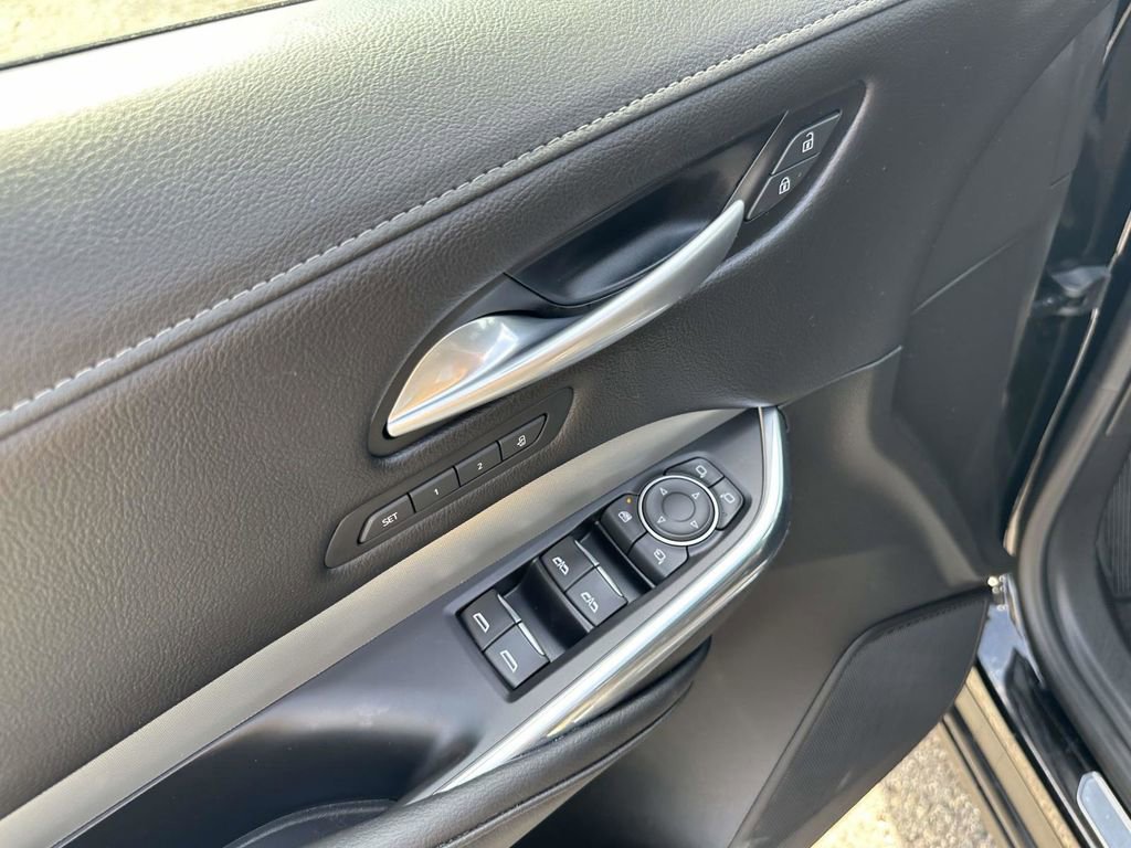 Certified 2023 Cadillac XT4 Premium Luxury w/ Cold Weather Package image 18