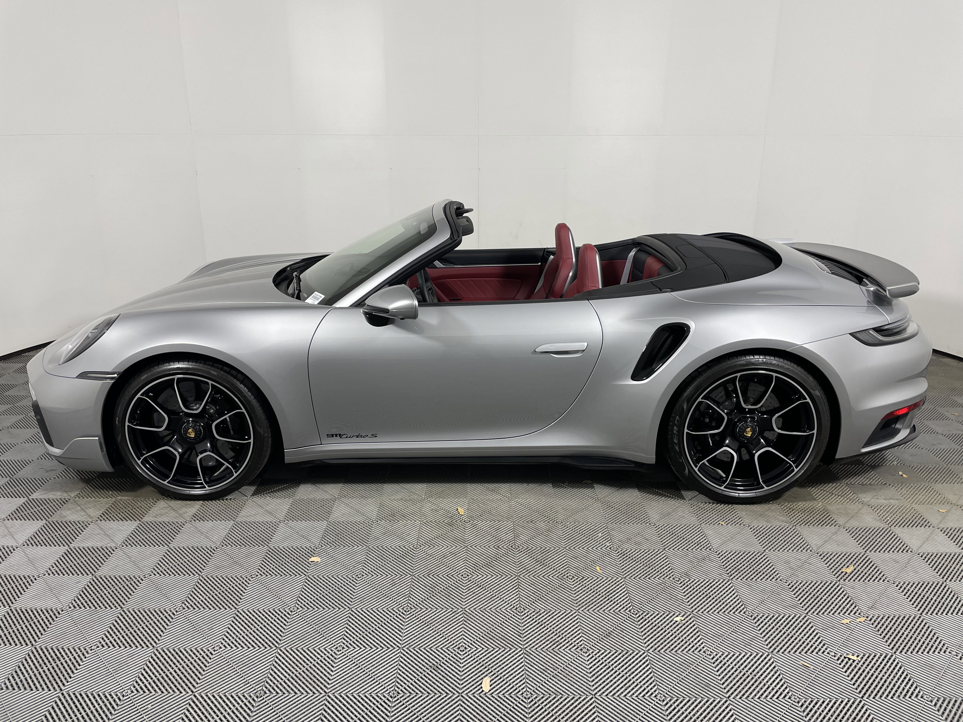 Certified 2025 Porsche 911 Turbo S image 2