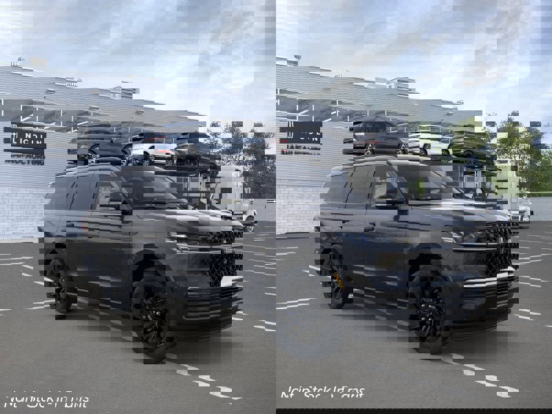 New 2026 Lincoln Navigator Reserve AWD/4WD image 7