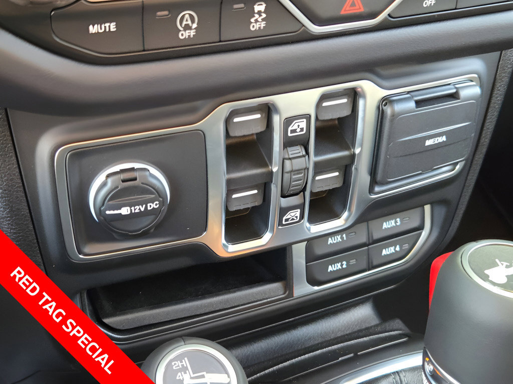 New 2026 Jeep Wrangler Unlimited Sahara AWD/4WD image 31