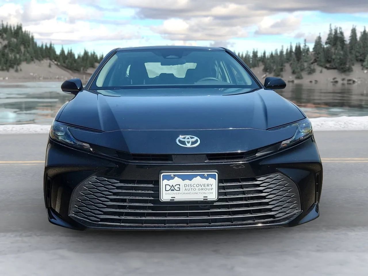 Used 2025 Toyota Camry LE image 2