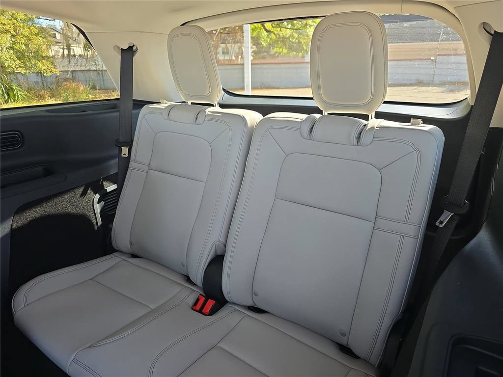 New 2026 Lincoln Aviator Reserve w/ Illumination Package AWD/4WD image 11