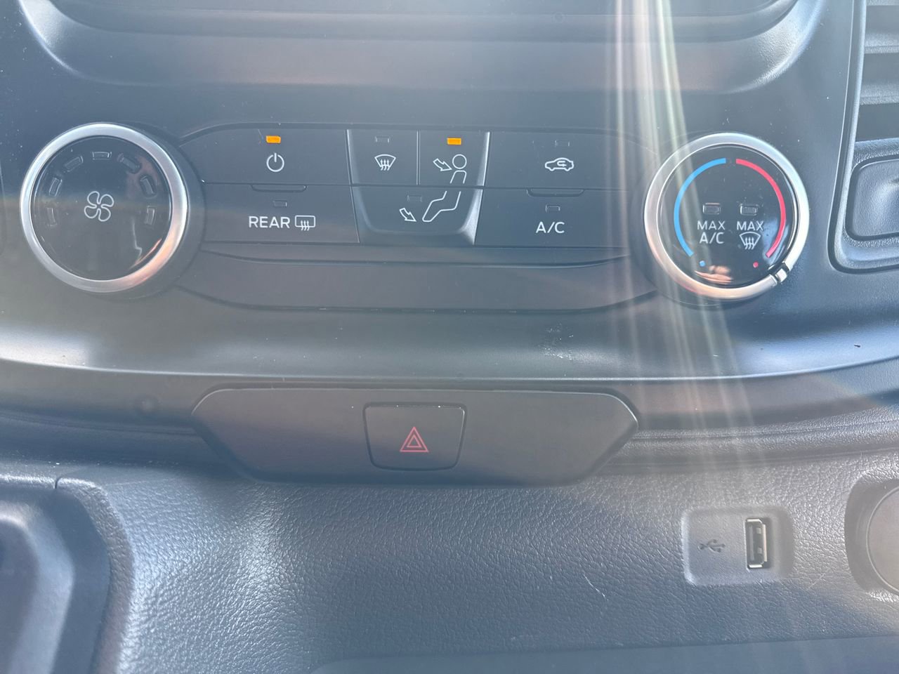 Used 2024 Ford Transit 250 Low Roof AWD w/ Exterior Upgrade Package image 19