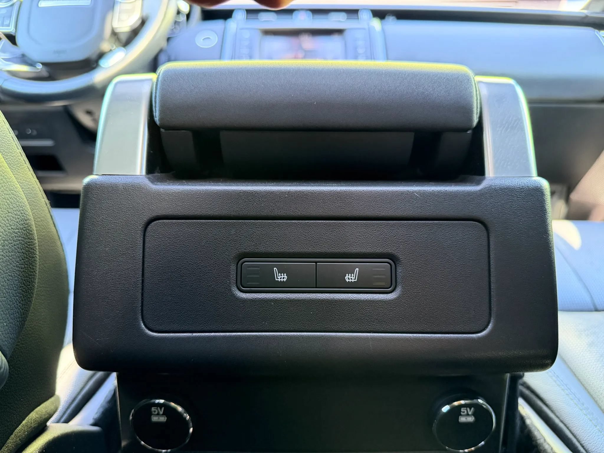 Used 2017 Land Rover Discovery SE AWD/4WD image 19