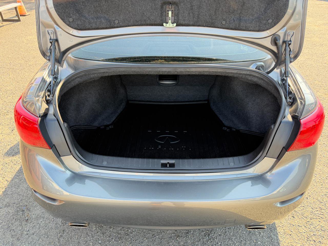 Used 2014 INFINITI Q50 AWD w/ Moonroof Package image 32