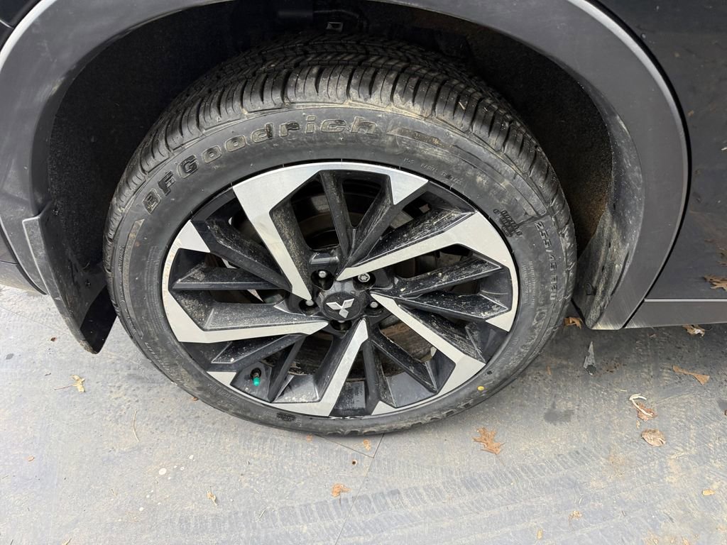 Used 2023 Mitsubishi Outlander SE AWD/4WD image 35