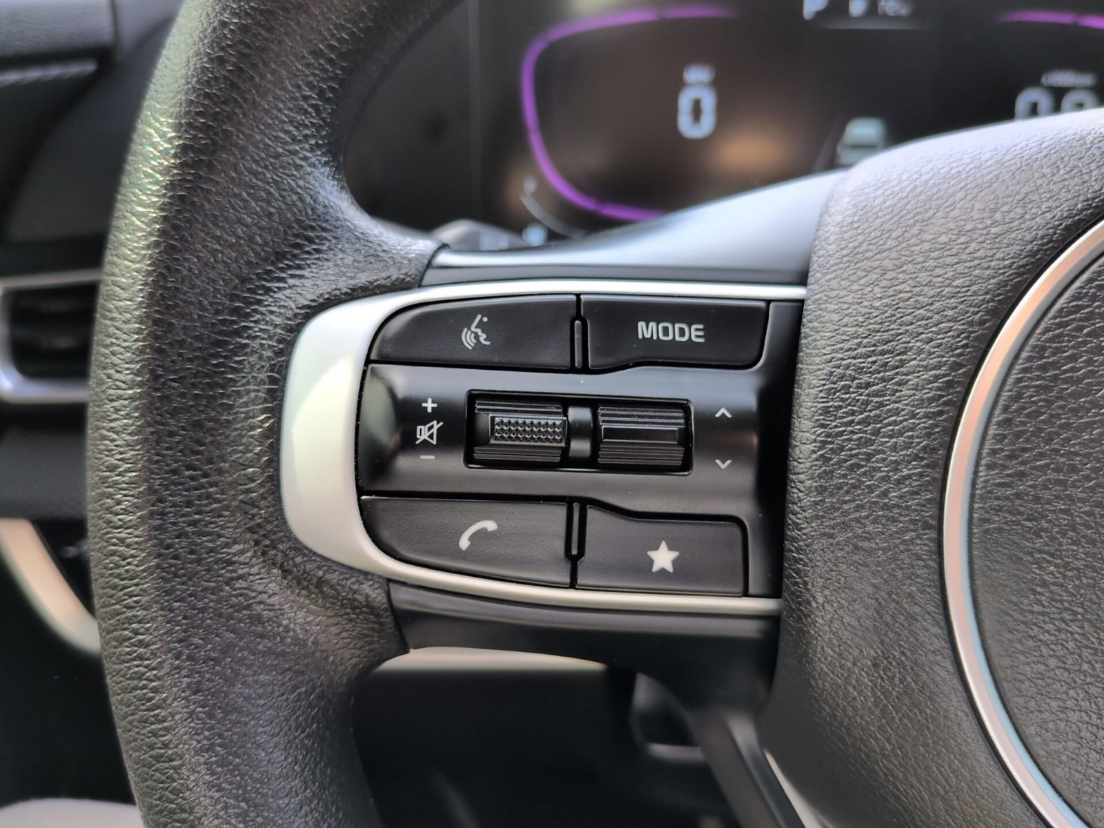 Used 2025 Kia Sportage LX image 17