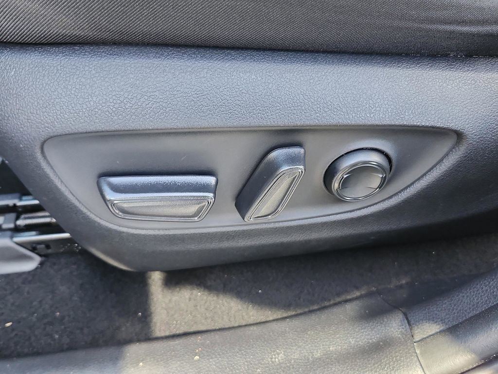 Used 2021 Toyota RAV4 XLE image 24