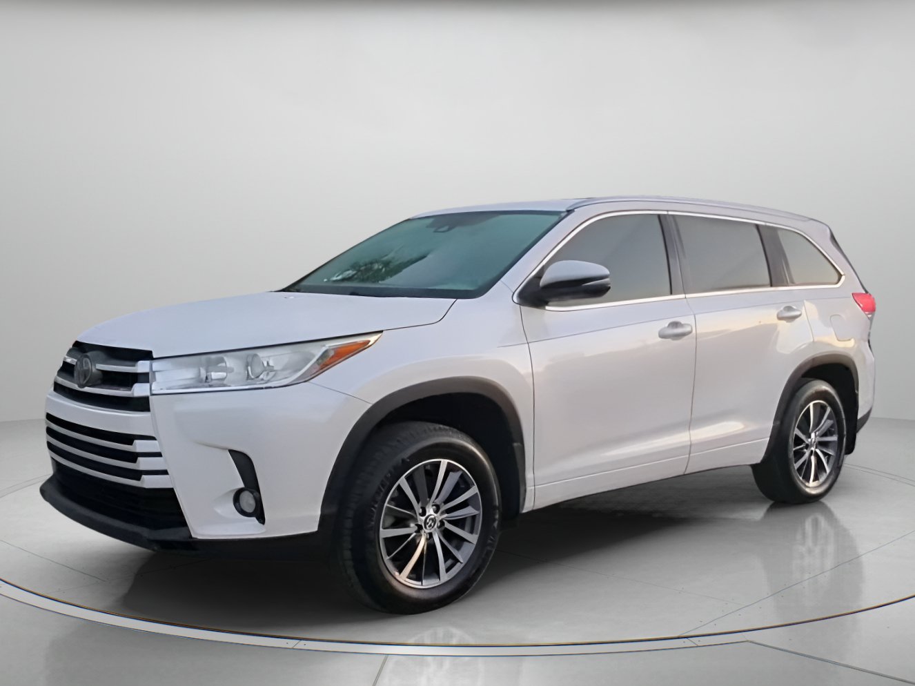 Used 2017 Toyota Highlander XLE AWD/4WD image 13