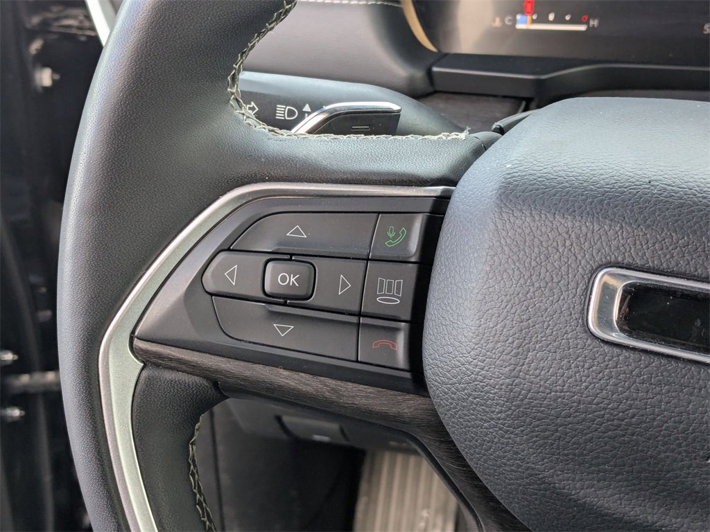 Used 2024 Jeep Grand Cherokee L Limited w/ Luxury Tech Group II image 19