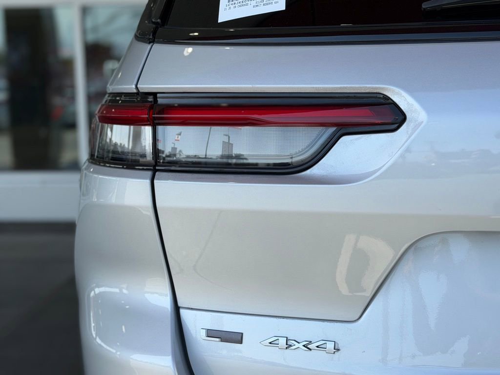 Used 2021 Jeep Grand Cherokee L Summit image 11