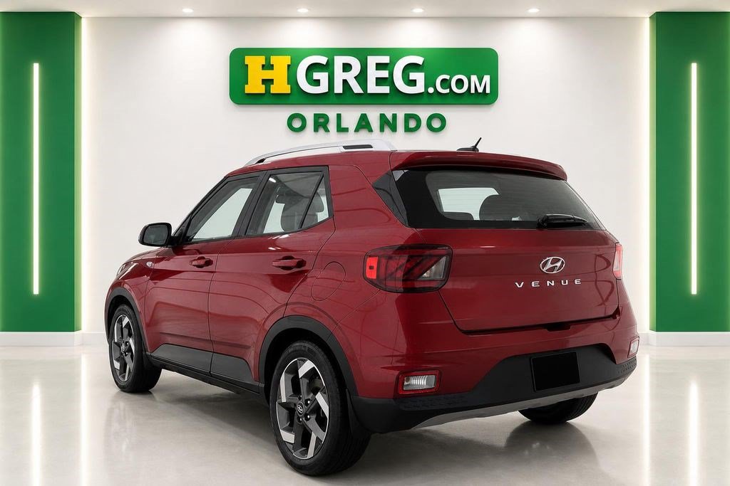 Used 2024 Hyundai Venue Limited FWD image 2
