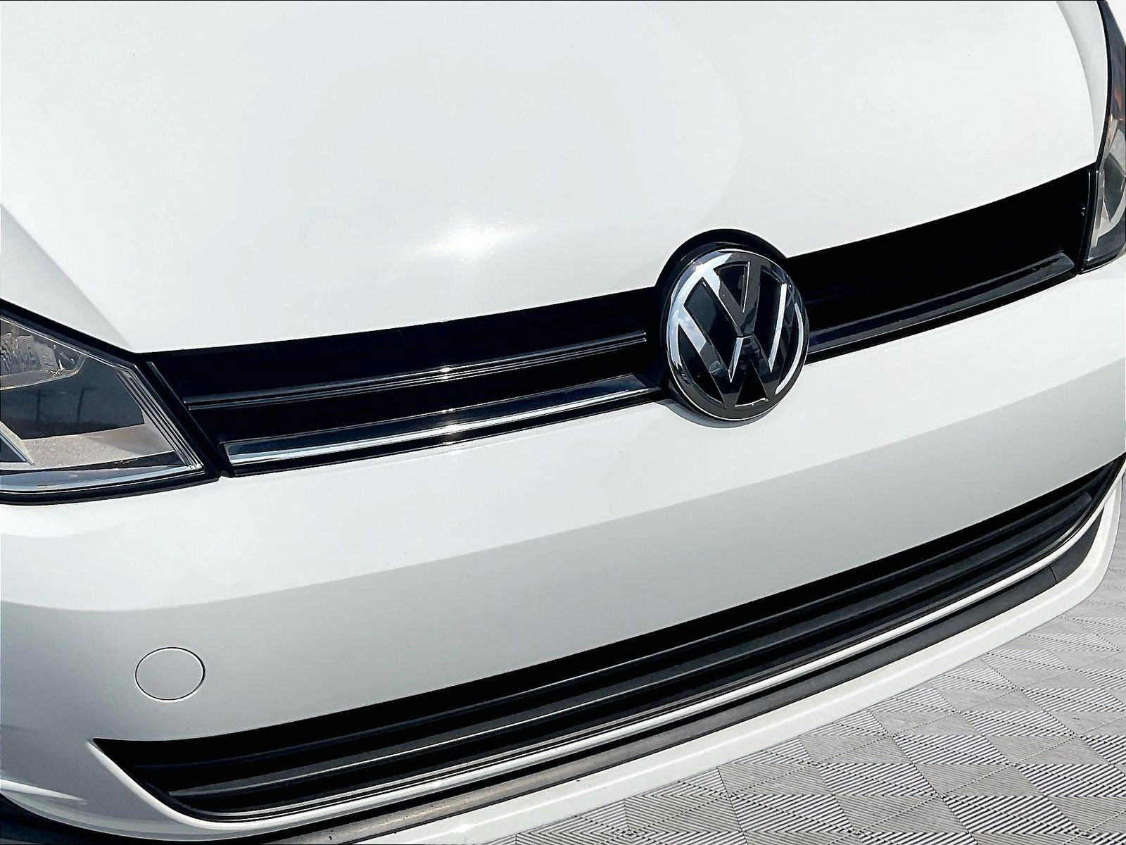 Used 2016 Volkswagen Golf S FWD image 32