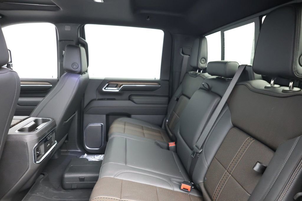 Used 2024 Chevrolet Silverado 2500 High Country w/ High Country Premium Package image 19