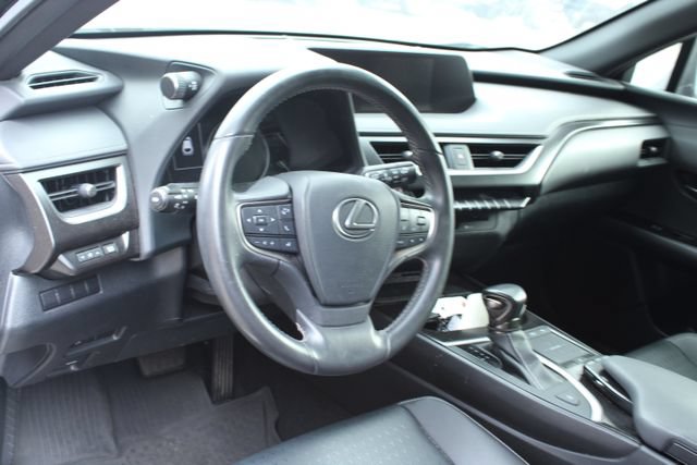 Used 2022 Lexus UX 200 w/ Accessory Package (Z1) FWD image 8
