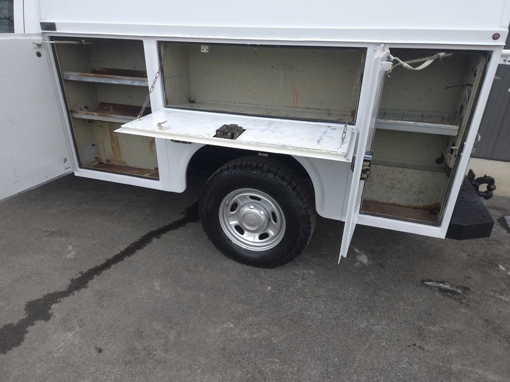 Used 2011 Ford F350 XL w/ Snow Plow Prep Pkg image 4