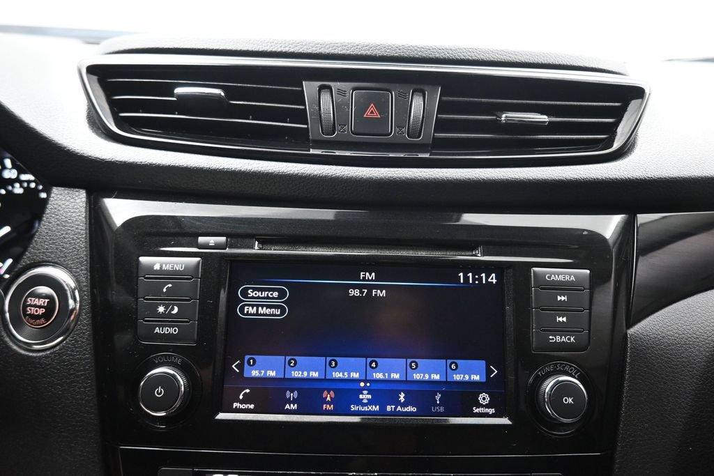 Used 2019 Nissan Rogue Sport SV AWD/4WD image 16