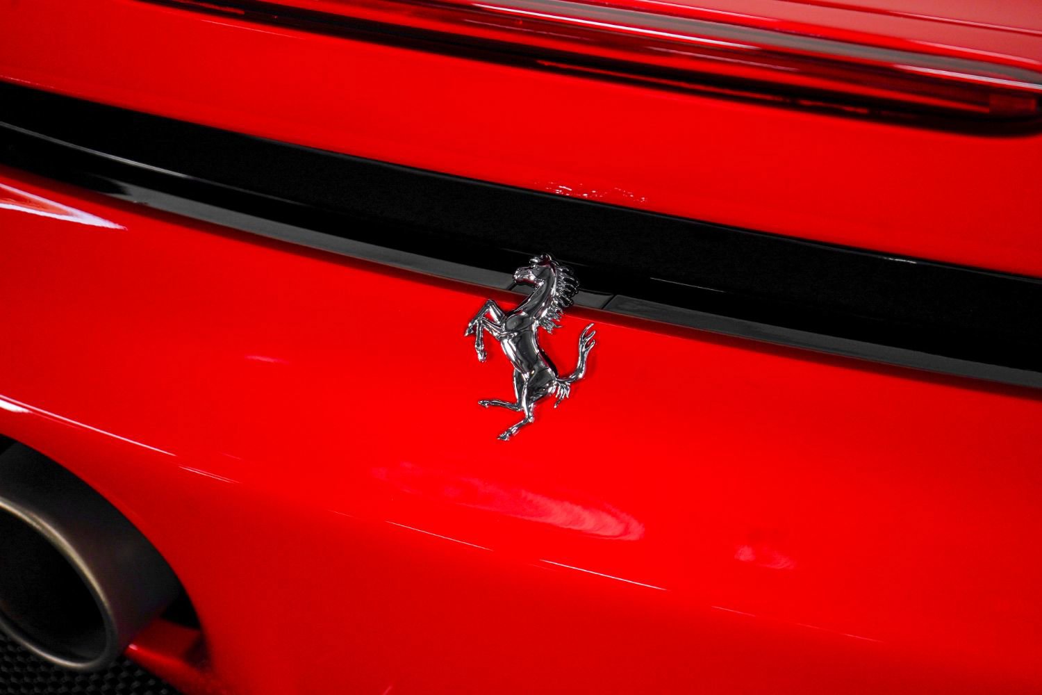 Used 2022 Ferrari SF90 Spider image 25