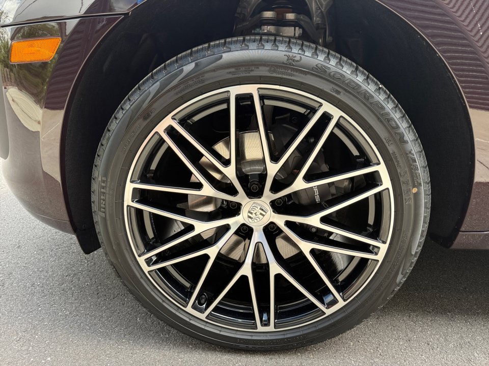 New 2026 Porsche Macan Turbo AWD/4WD image 11