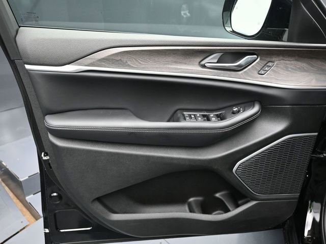 New 2026 Jeep Grand Cherokee L Limited AWD/4WD image 12