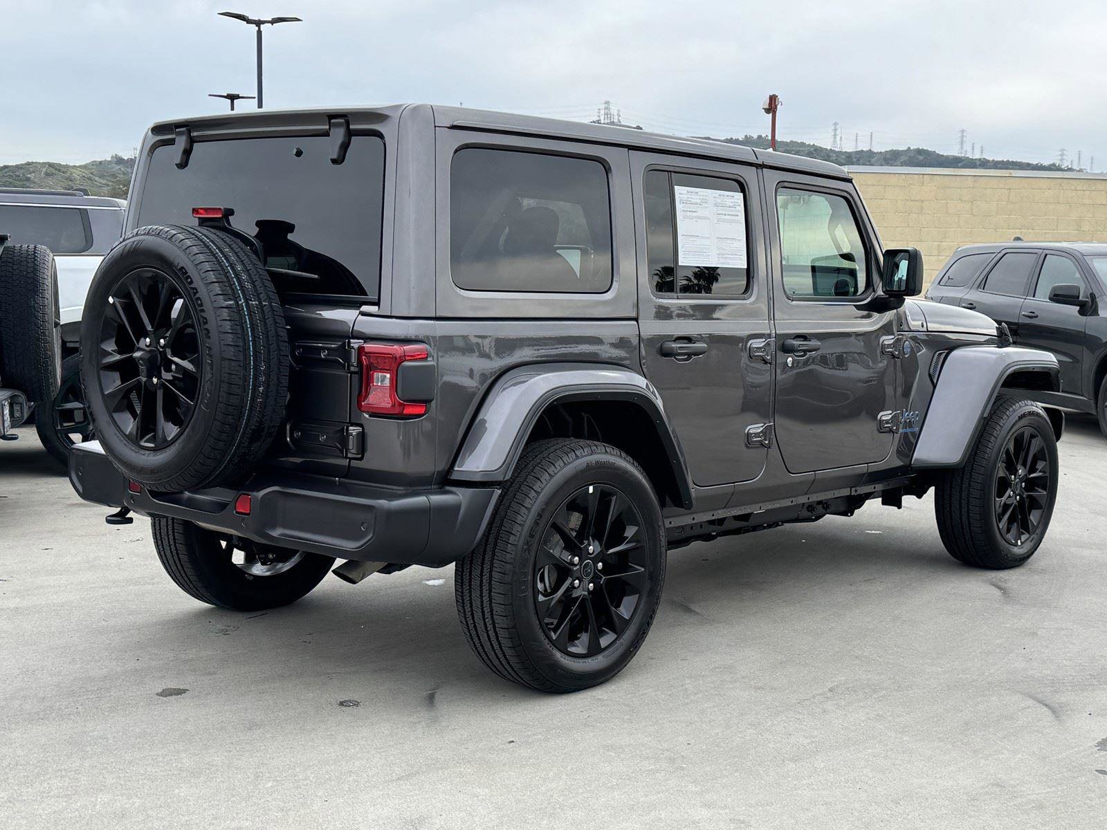 Used 2025 Jeep Wrangler Sahara w/ Safety Group image 7