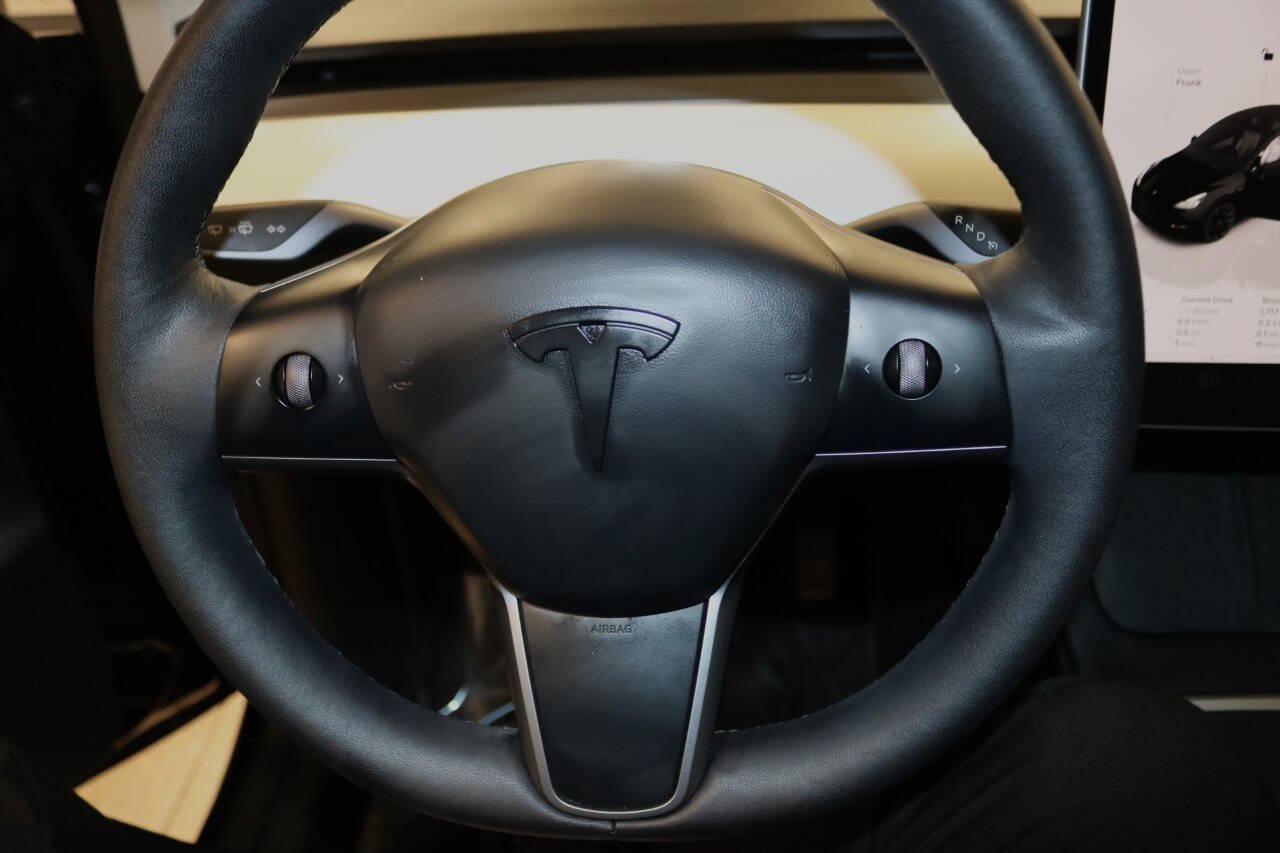 Used 2023 Tesla Model Y Long Range AWD/4WD image 41