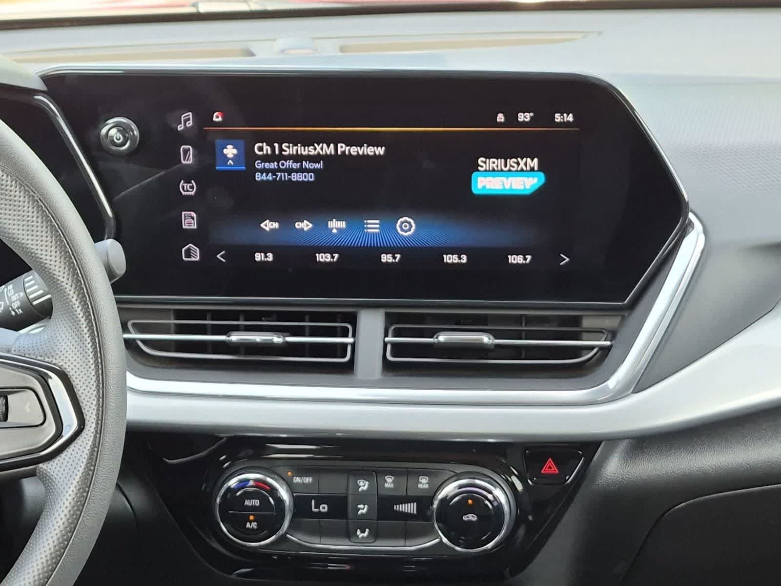 Used 2024 Chevrolet Trax LT FWD image 13
