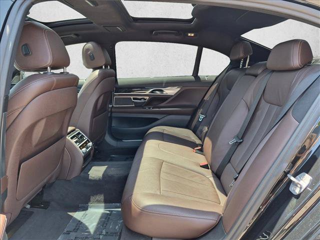 Used 2019 BMW 740i w/ M Sport Package RWD image 18