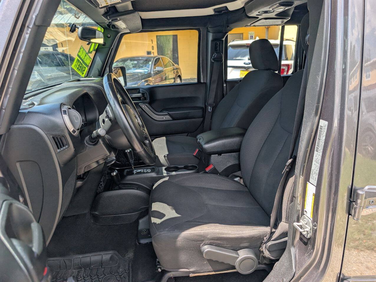 Used 2017 Jeep Wrangler Unlimited Sport w/ Connectivity Group AWD/4WD image 13