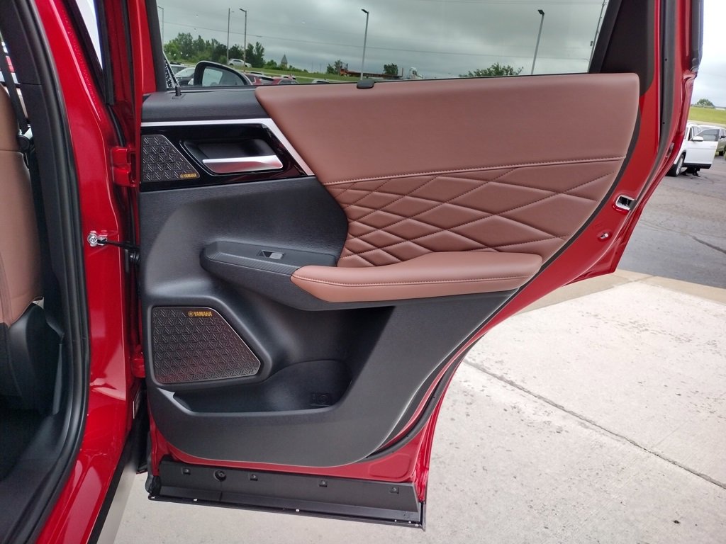 New 2025 Mitsubishi Outlander SEL image 31