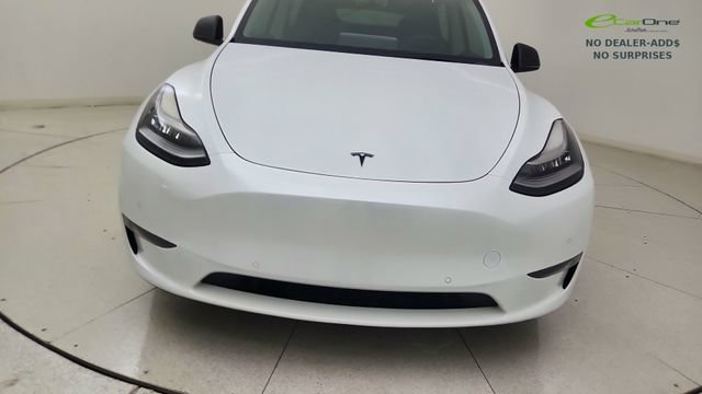 Used 2022 Tesla Model Y Long Range AWD/4WD image 2