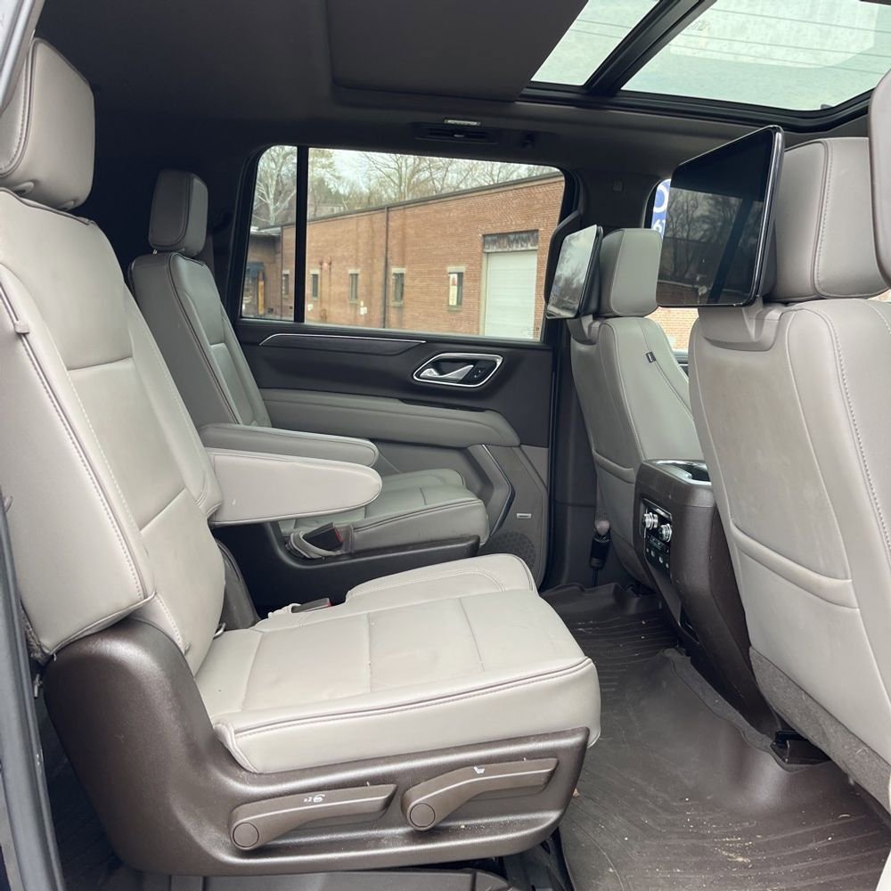 Used 2021 GMC Yukon XL SLT w/ SLT Premium Package AWD/4WD image 13