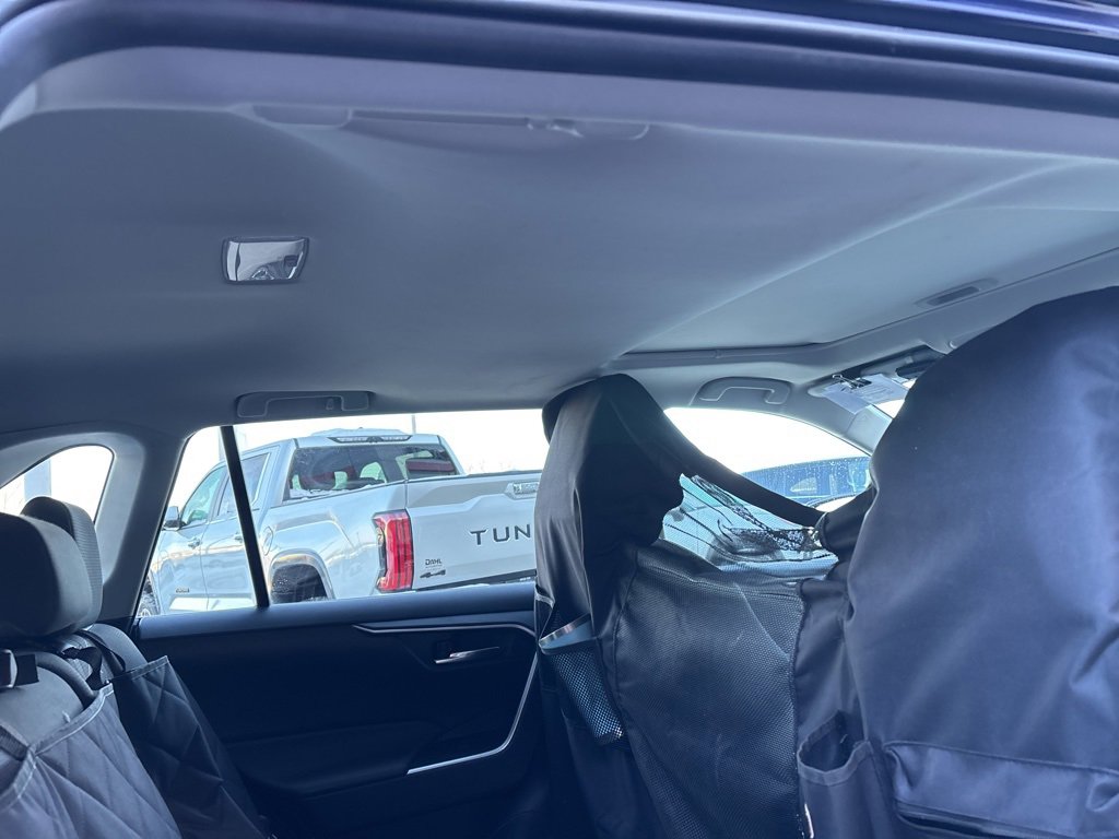 Used 2021 Toyota RAV4 XLE w/ Convenience Package image 23