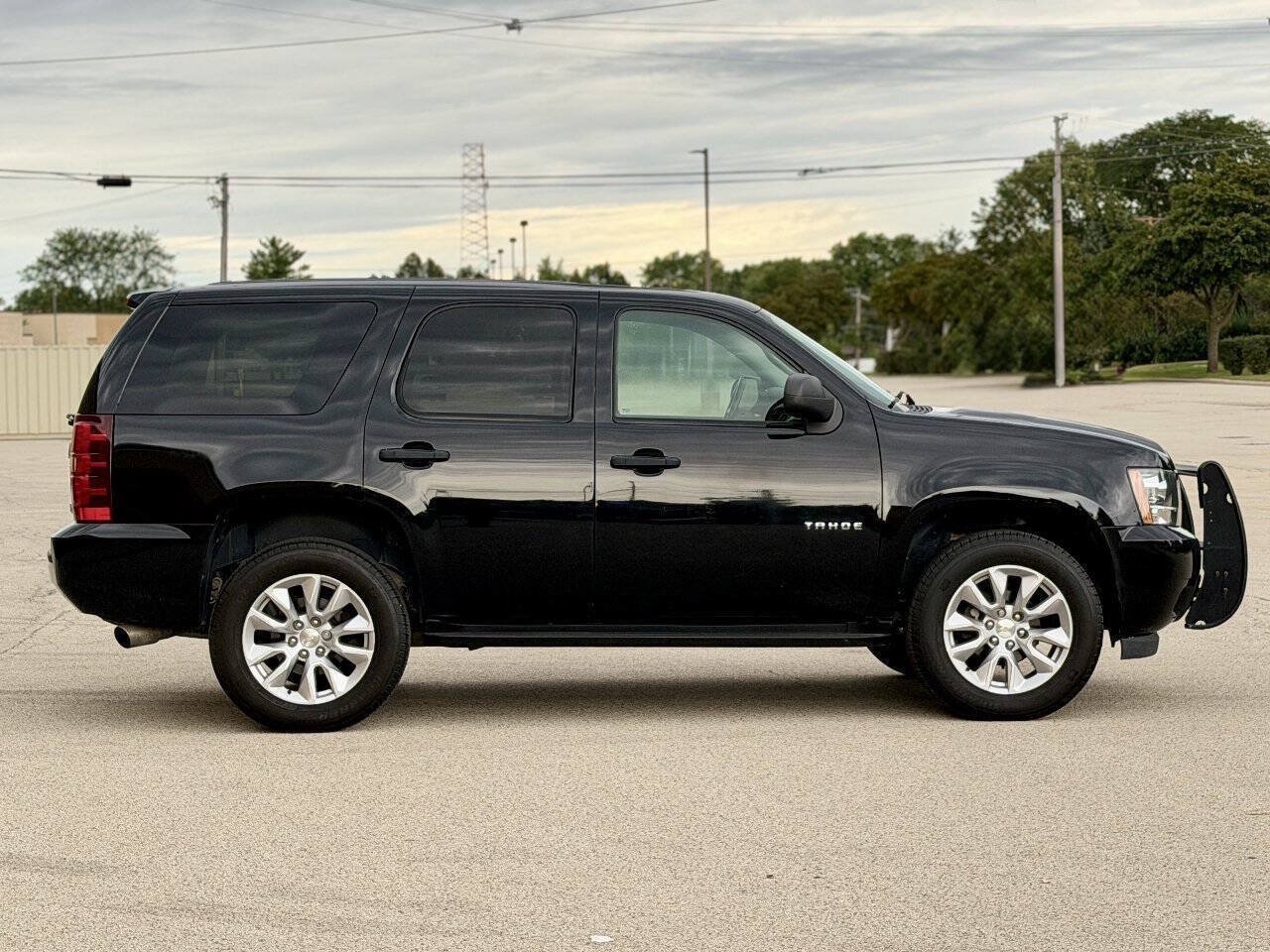Used 2013 Chevrolet Tahoe 4WD image 4