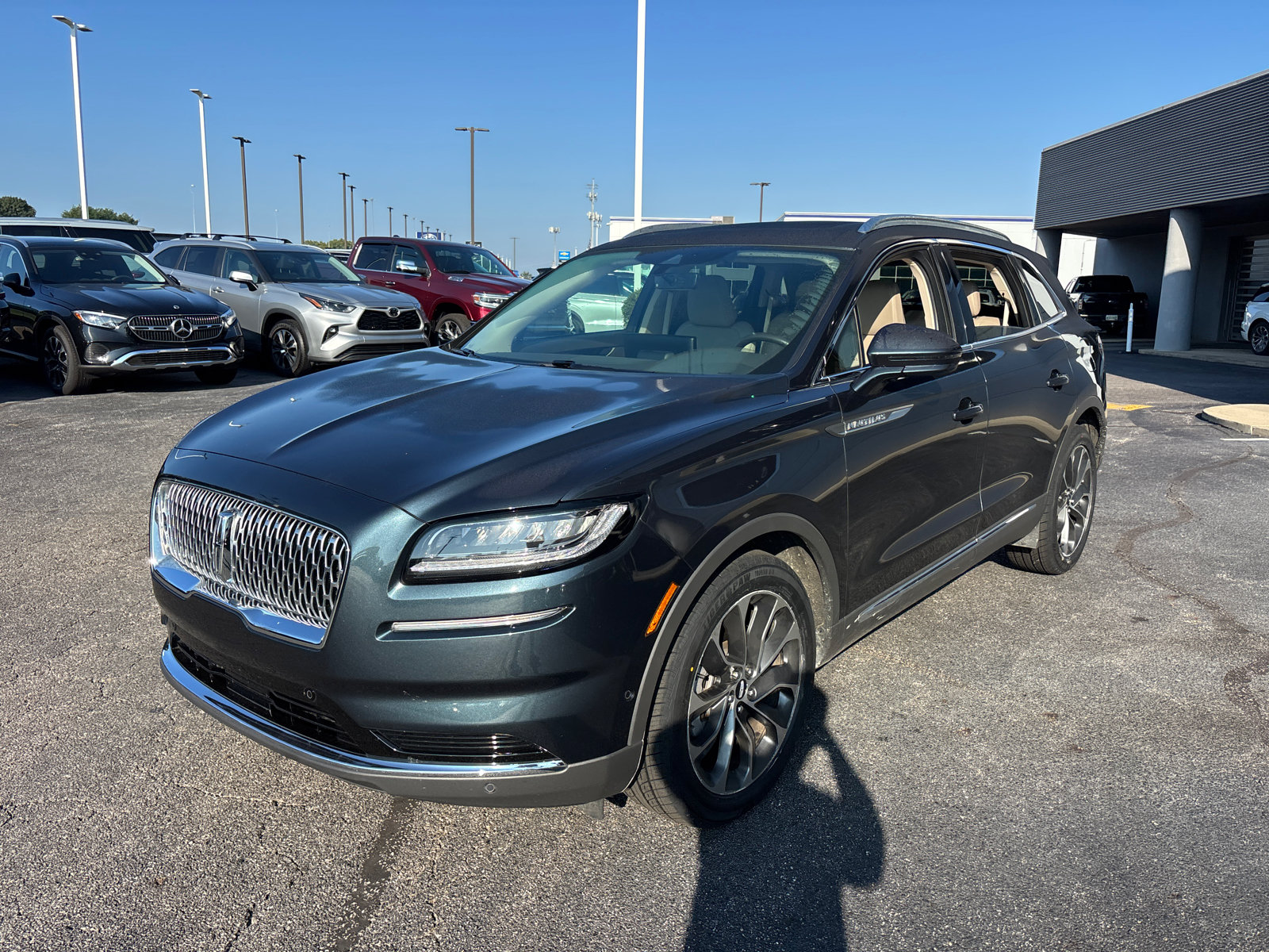 Certified 2023 Lincoln Nautilus Reserve w/ Equipment Group 201A AWD/4WD image 3