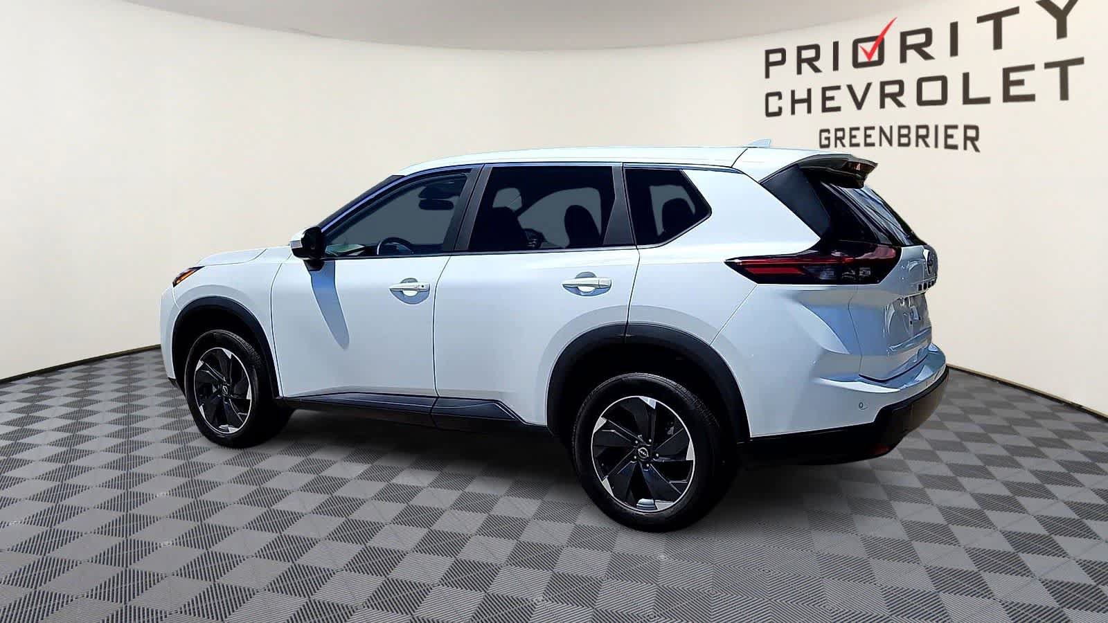 Used 2025 Nissan Rogue SV AWD/4WD image 6
