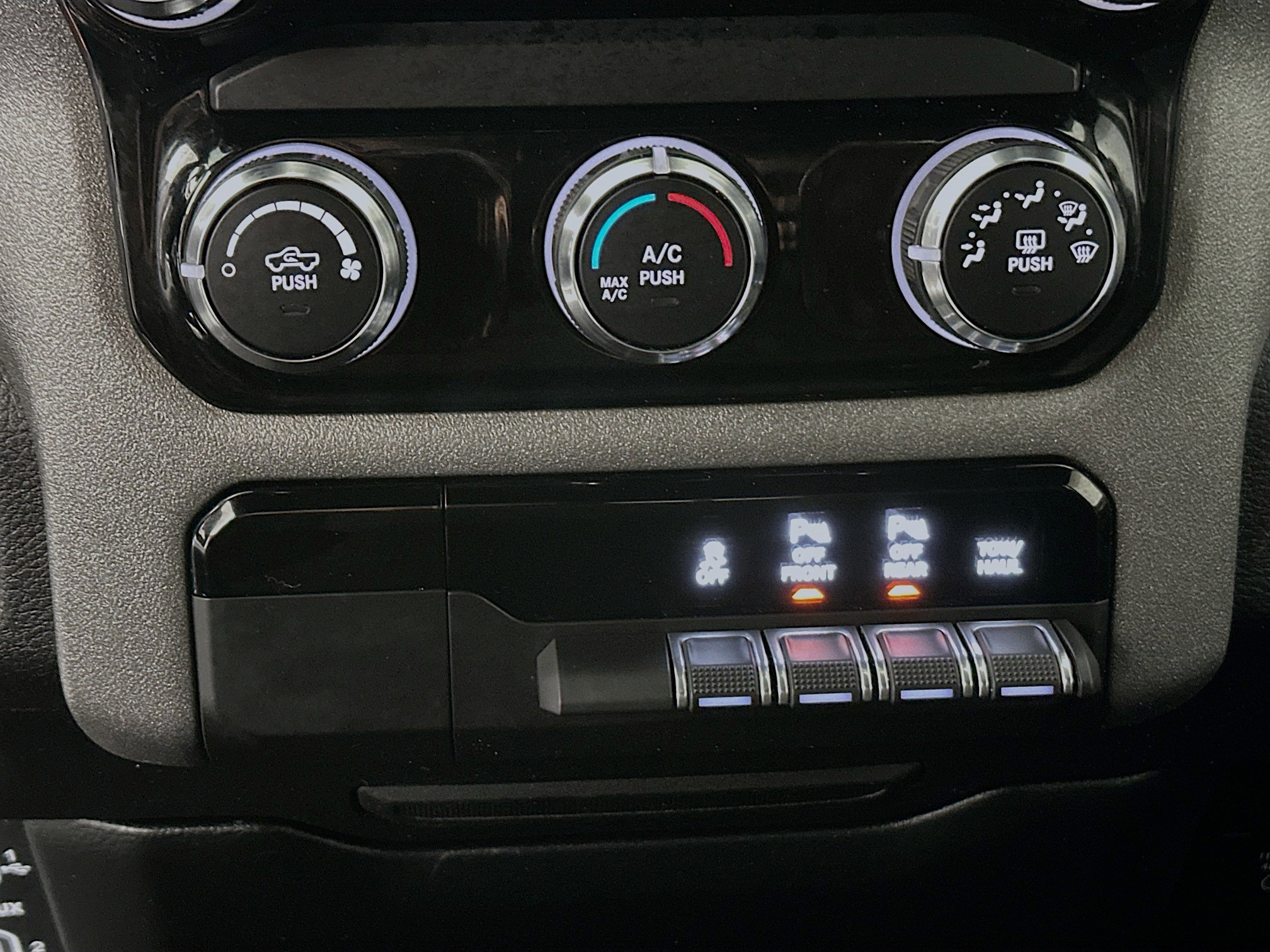 Used 2025 RAM 1500 Classic Warlock image 23