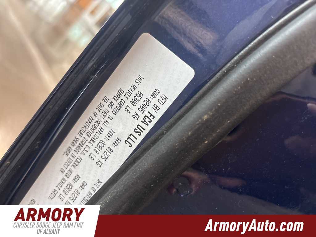 Used 2015 Dodge Challenger R/T Plus image 34