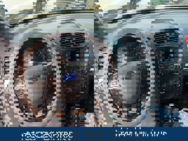 Used 2016 Ford Explorer XLT image 15