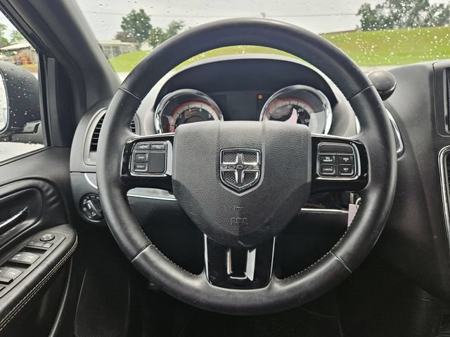 Used 2019 Dodge Grand Caravan SE FWD image 14